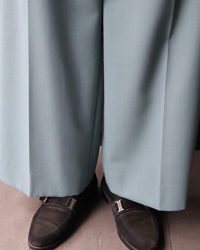 【GUCCI】coloring straight slacks