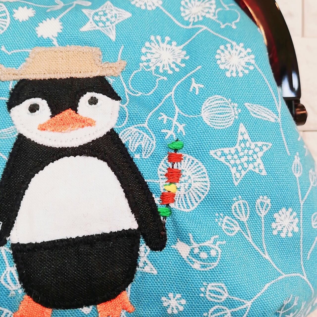 プラスチックがま口バッグ 《秘密の仕掛けバッグ》 ペンギンさんBBQ