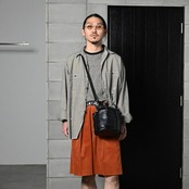 INTERIM(インテリム)WIDE COTTON SUMMER CORDUROY DEADSTOCK FABRIC ２TUCK BUTTON SHORTSコーディネート