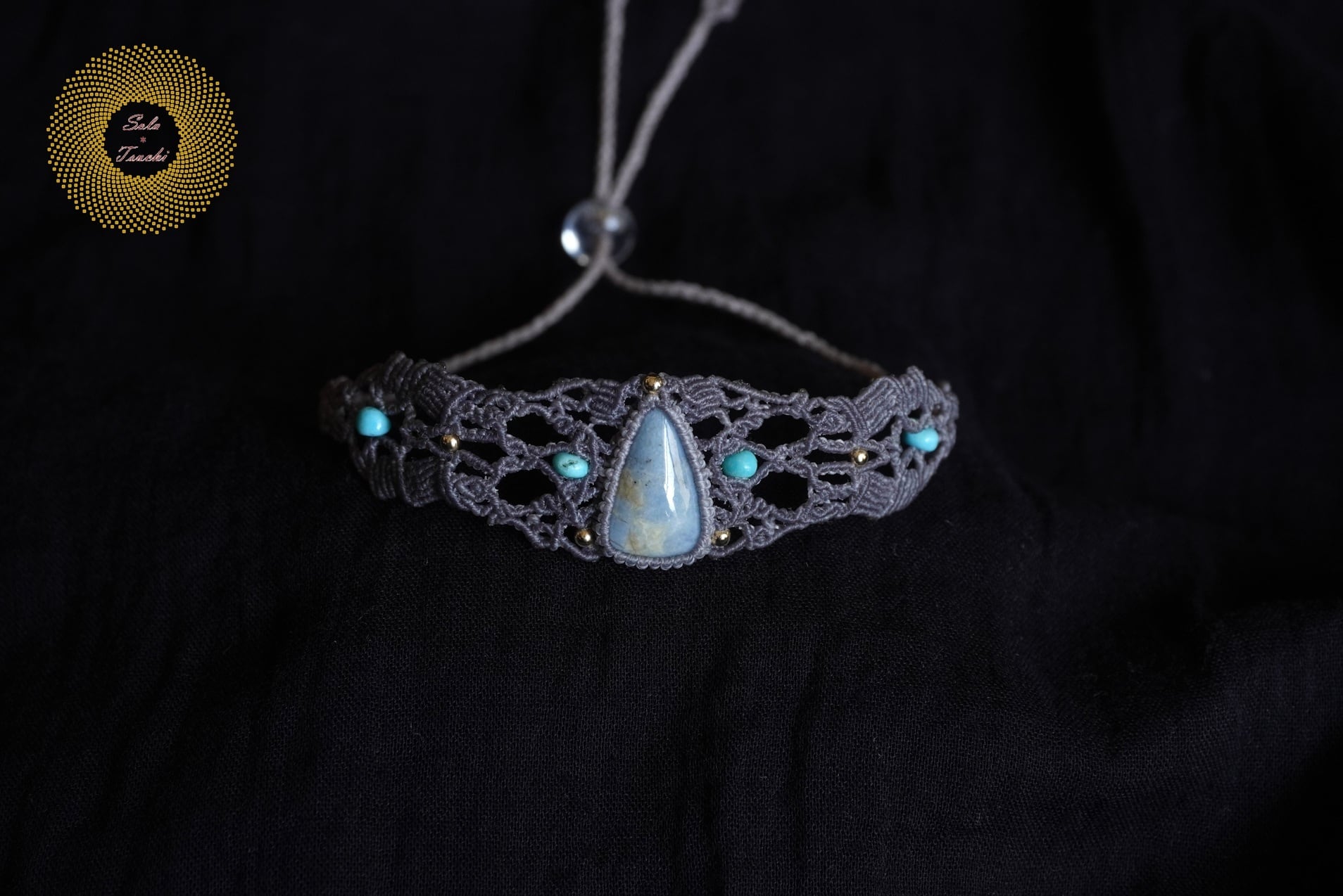 （ワックスコード）鳥取県産 青翡翠のマクラメ編みブレスレット 〜Slow Time〜