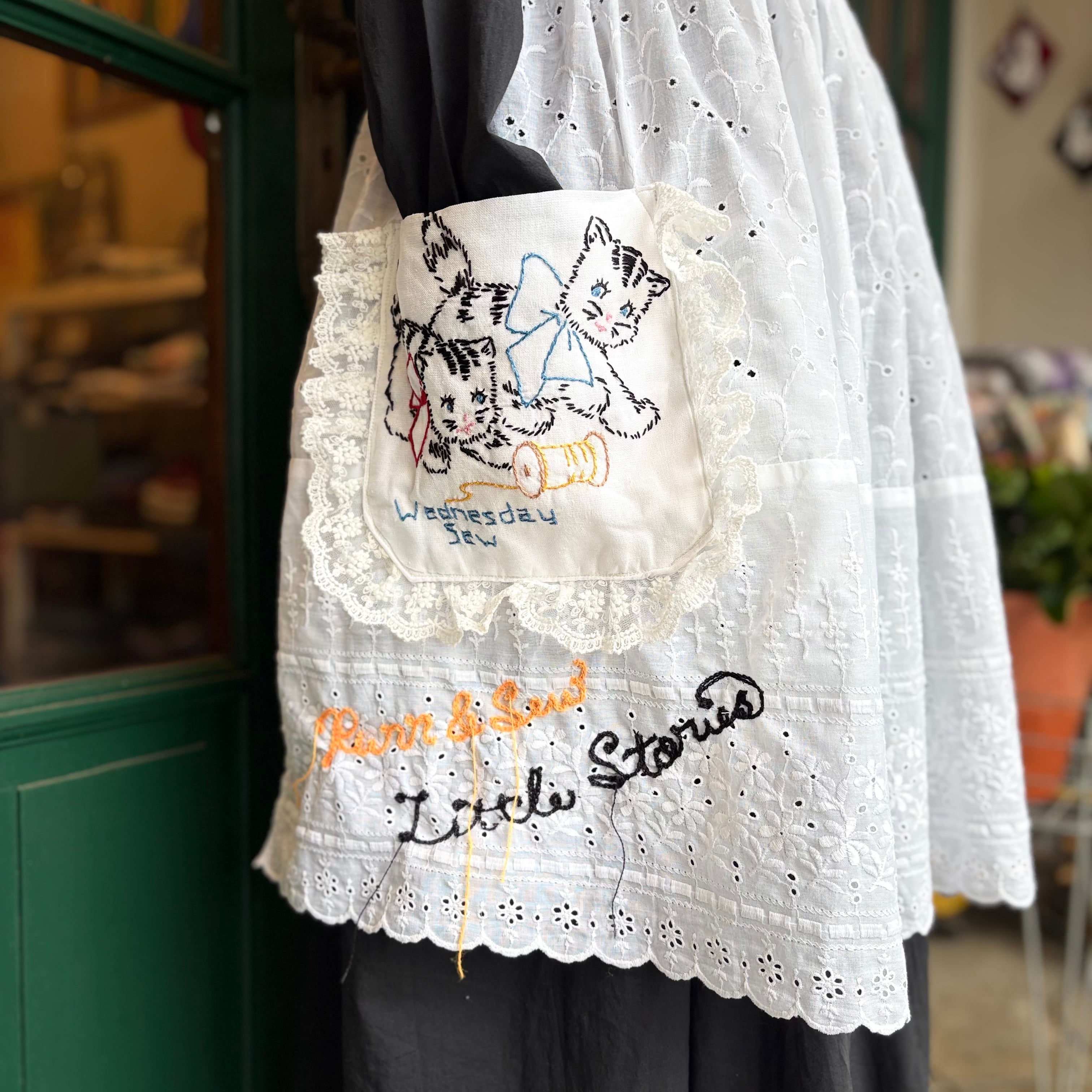 Vintage Eyelet Lace Apron(Purr & Sew / Little Stories)