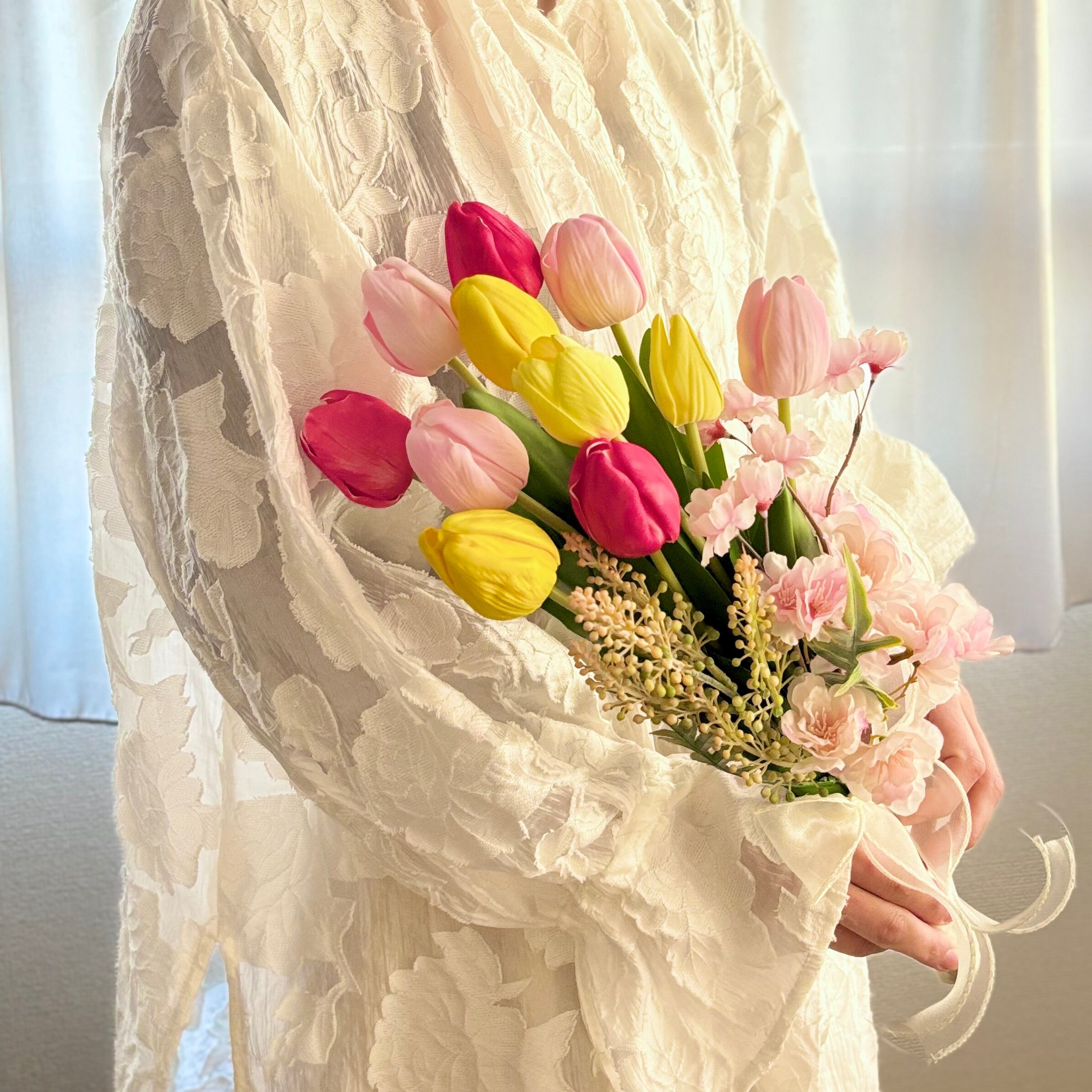 上品でナチュラルな小花たちのブーケ　ウェディングブーケ　韓国風ブーケ　前撮り アーティフィシャルフラワーブーケ 韓国ブーケ ウェディングブーケ 前