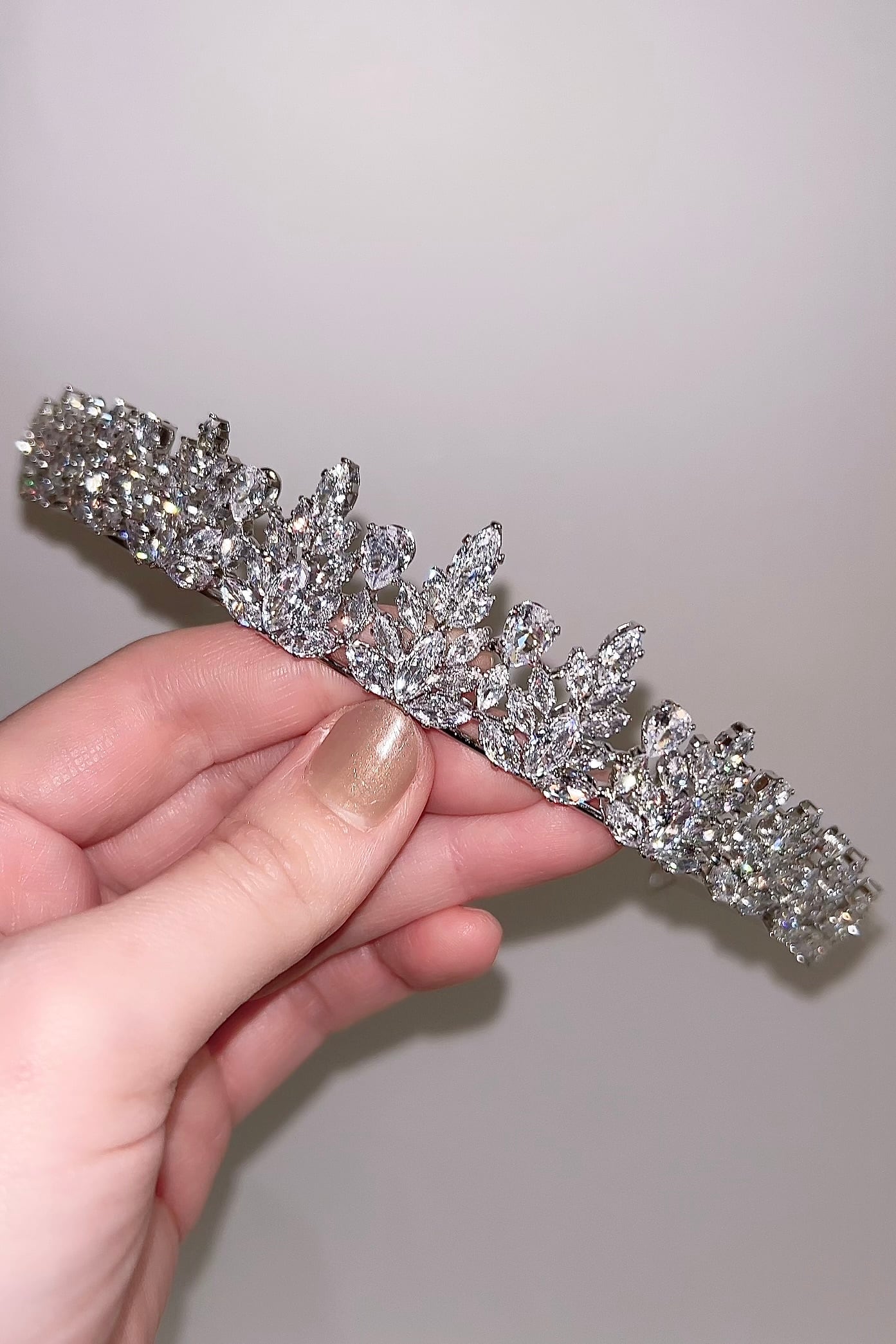 送料無料】ジルコニアティアラ ~ブライダルティアラ~ ≪ZT-24