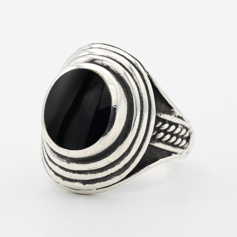 Black Onyx Accent Rounded Wide Signet Ring #26.0 / Denmark