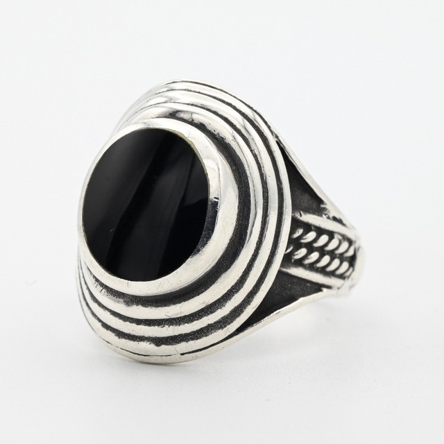 Black Onyx Accent Rounded Wide Signet Ring #26.0 / Denmark