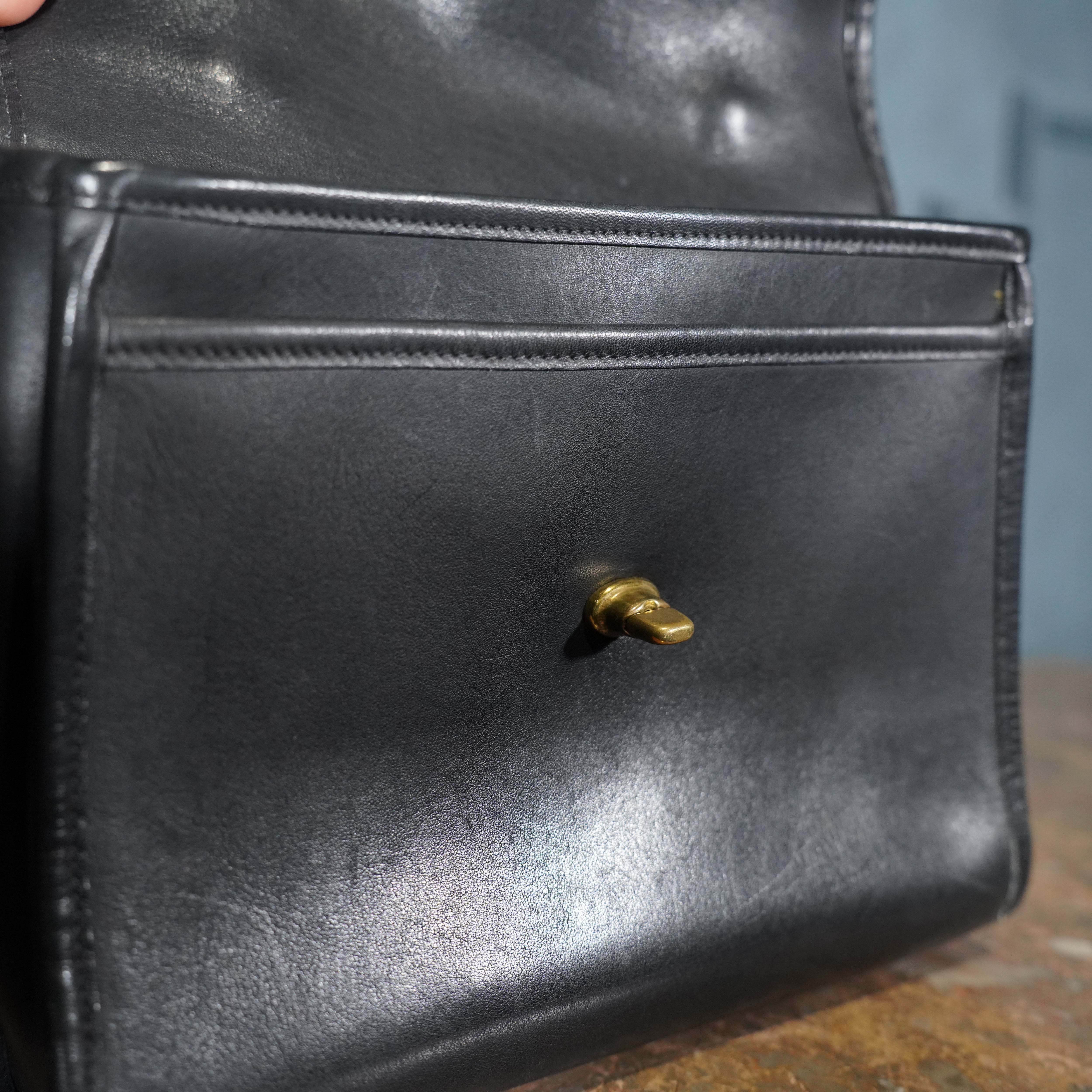 OLD COACH TURN LOCK DESIGN LEATHER 2WAY SHOULDER BAG MADE IN USA