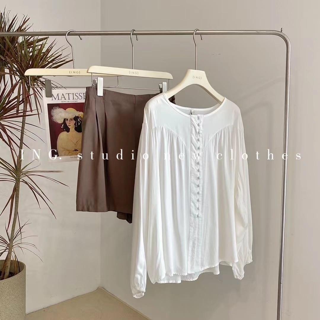 くるみボタンブラウス　AJ2205-722