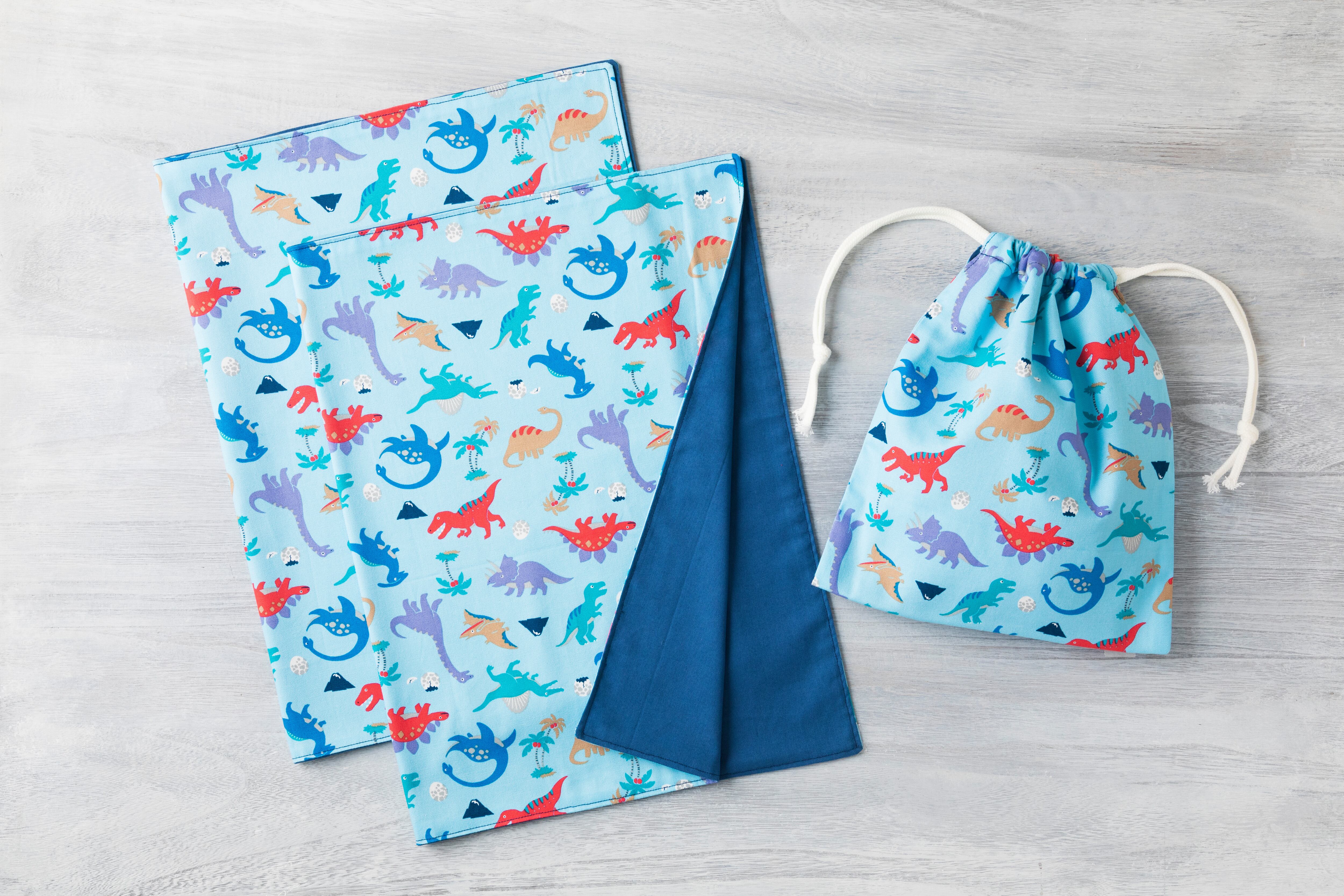 【60×40㎝】給食用ランチマット2枚&巾着セット 恐竜柄