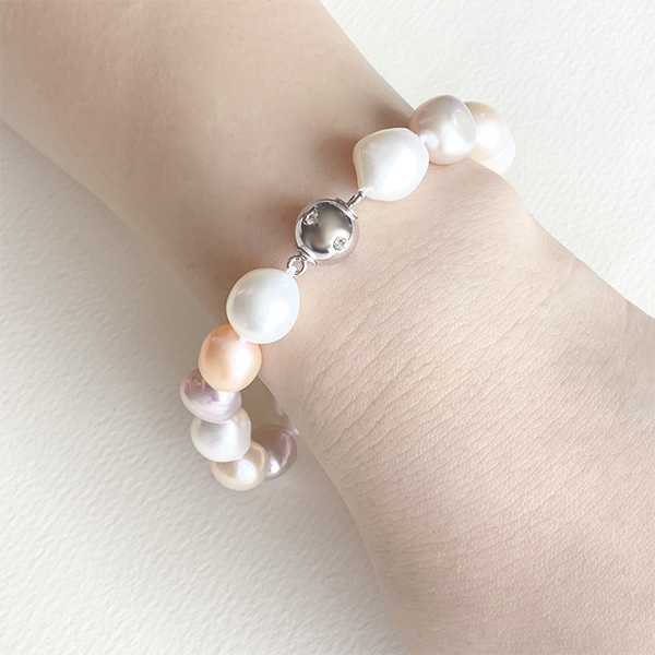 677853 JinkaNezu 大粒バロックパール マルチカラーブレスレット