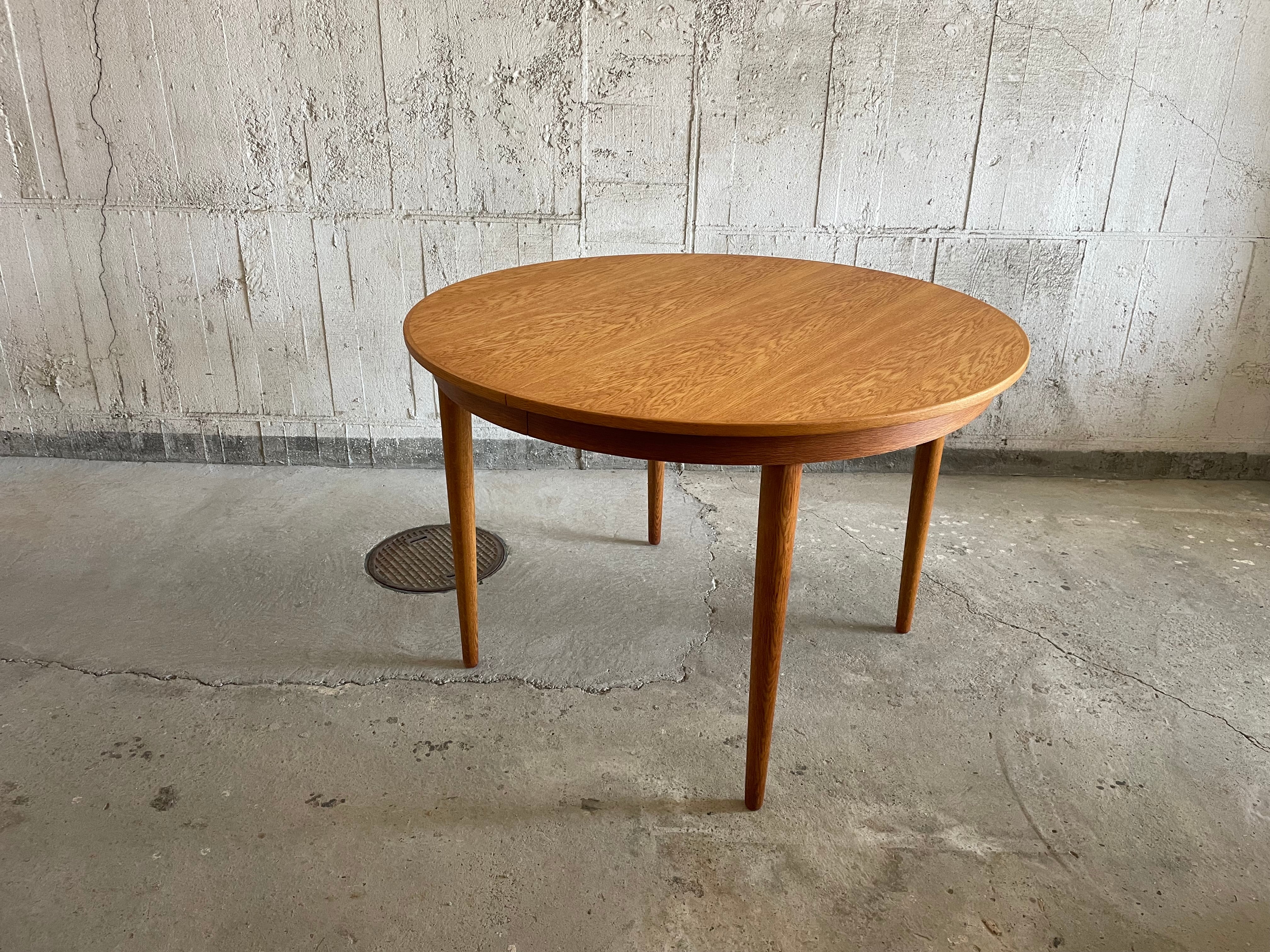 Dining Table [Vintage /Round / Skovmand & Andersen] | SHEEP SHED