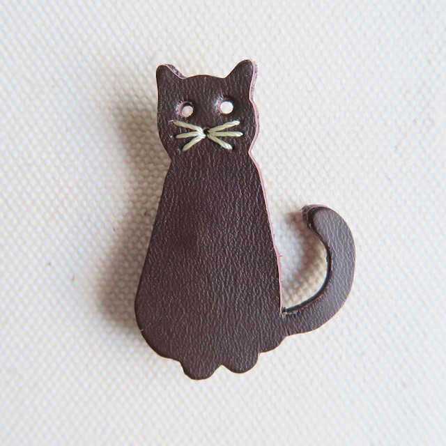 Leather brooch cat D.BROWN