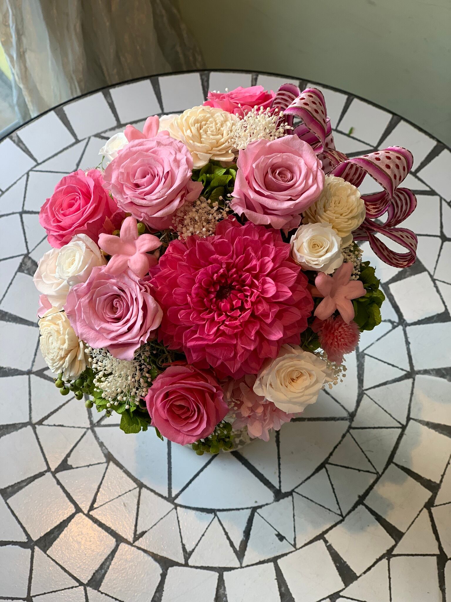 プリザーブドフラワーアレンジメントピンク 豊中の花屋フラワーギフトsosh ソッシュ オンラインショップ ネット通販サイト