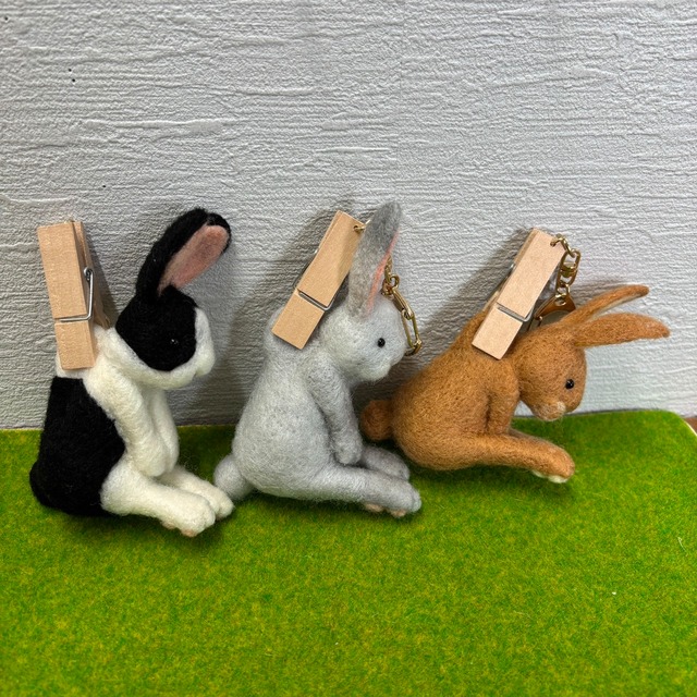 羊毛フェルト　つままれウサギ　キーホルダー　３種