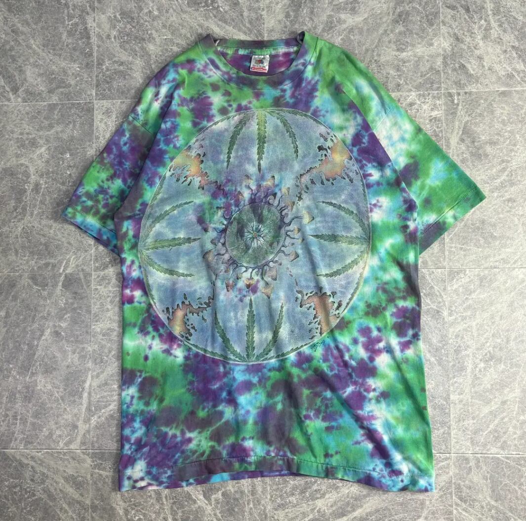 1993s "Mike Dubois" Artwork Print T-shirt "ガンジャ" / 1990年代 マイク デュボア ノット フェード アウェイ タイダイ Tシャツ 総柄