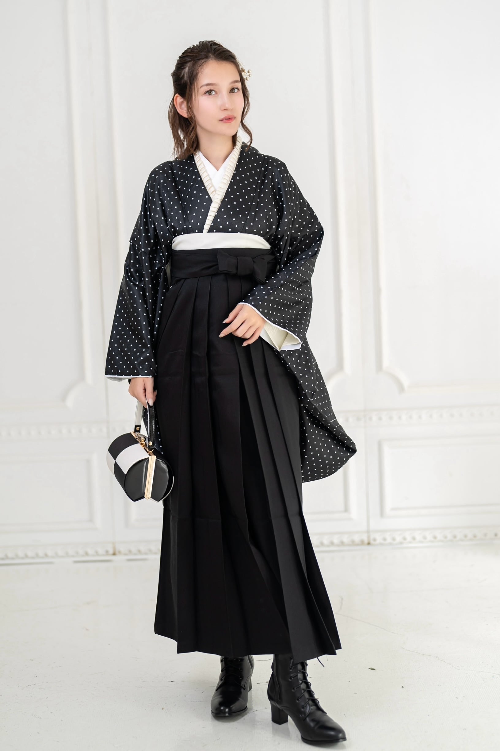Kimono Sienne 卒業式袴3点セット 黒 白 ドット柄 水玉 二尺袖 Kimono Sienne 卒業式袴3点セット 黒 白 ドット柄 水玉 二尺袖