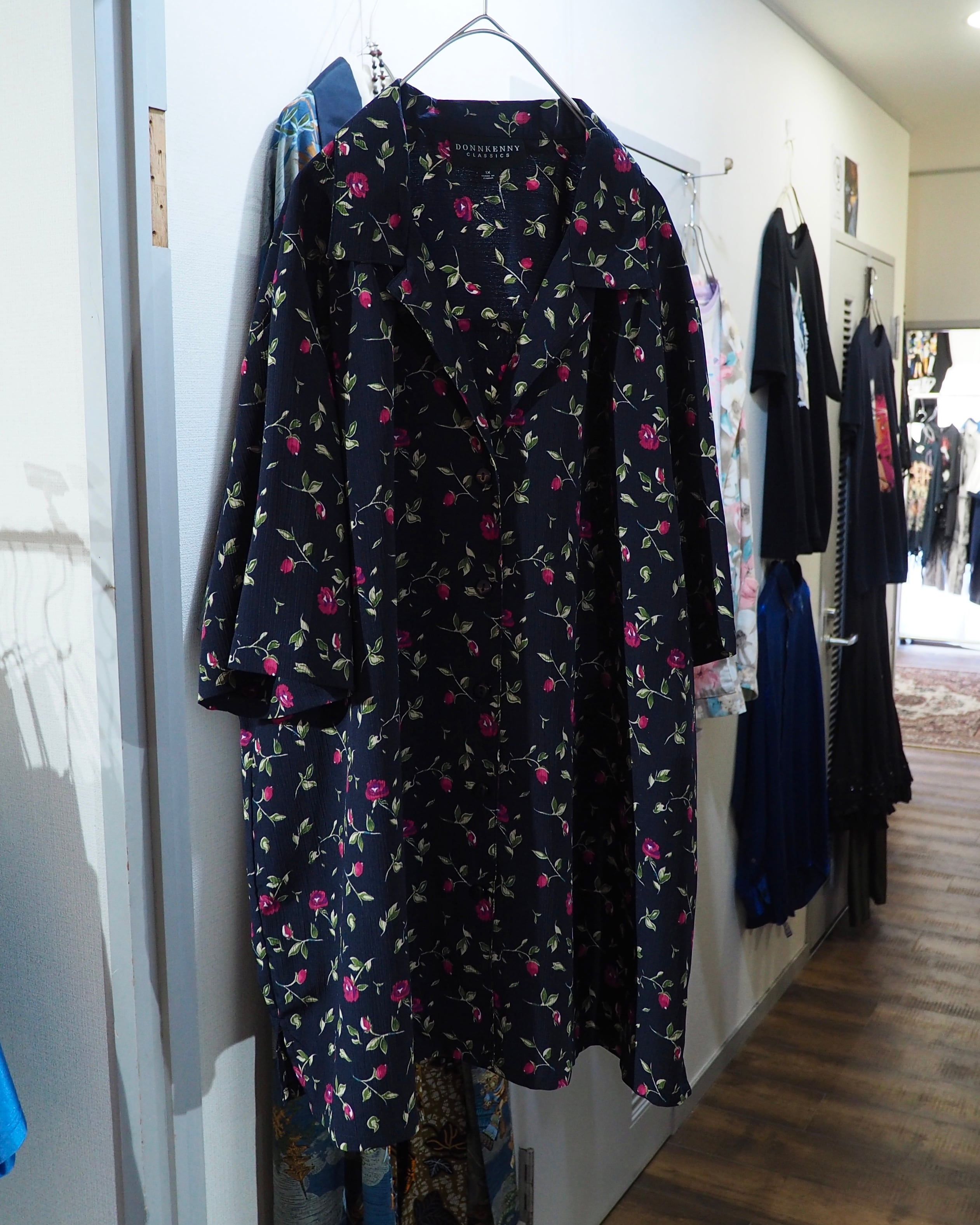 Black pleats × Pink Rose Flower all over pattern Open collar SS shirt