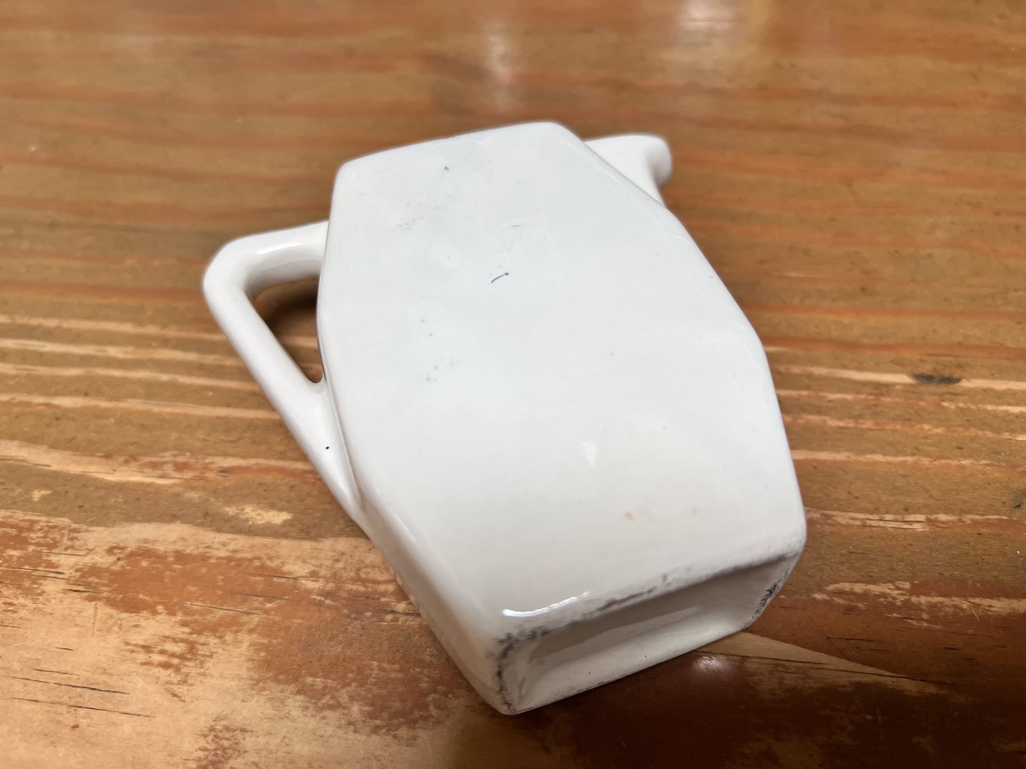 ブルーの花がかわいい陶器の小さなピッチャー フレンチアンティーク ブロカント