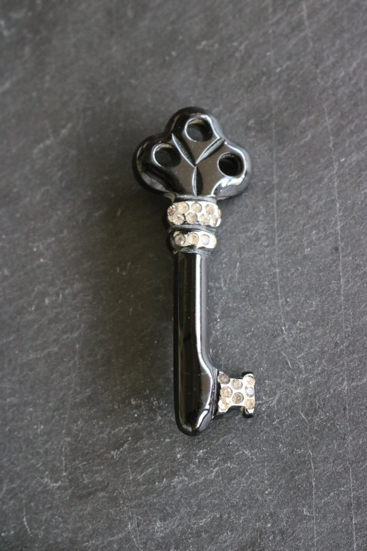 ヴィンテージ ブローチ鍵