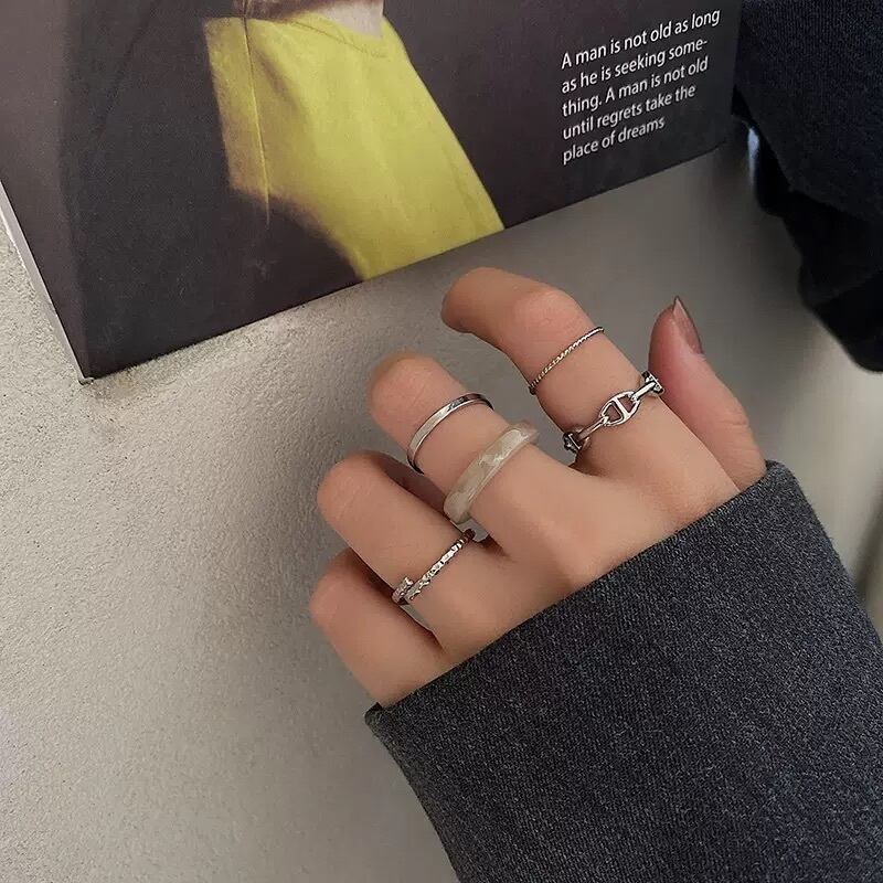 女っぽさは指先から 5個セット 指輪 重ね付け オープンリング 可愛い 大人女子 フェミニン アクセサリー リング フリーサイズ シルバー カットリング シンプル Lamitte Deco トレンド 韓国ファッション ショップ Base店