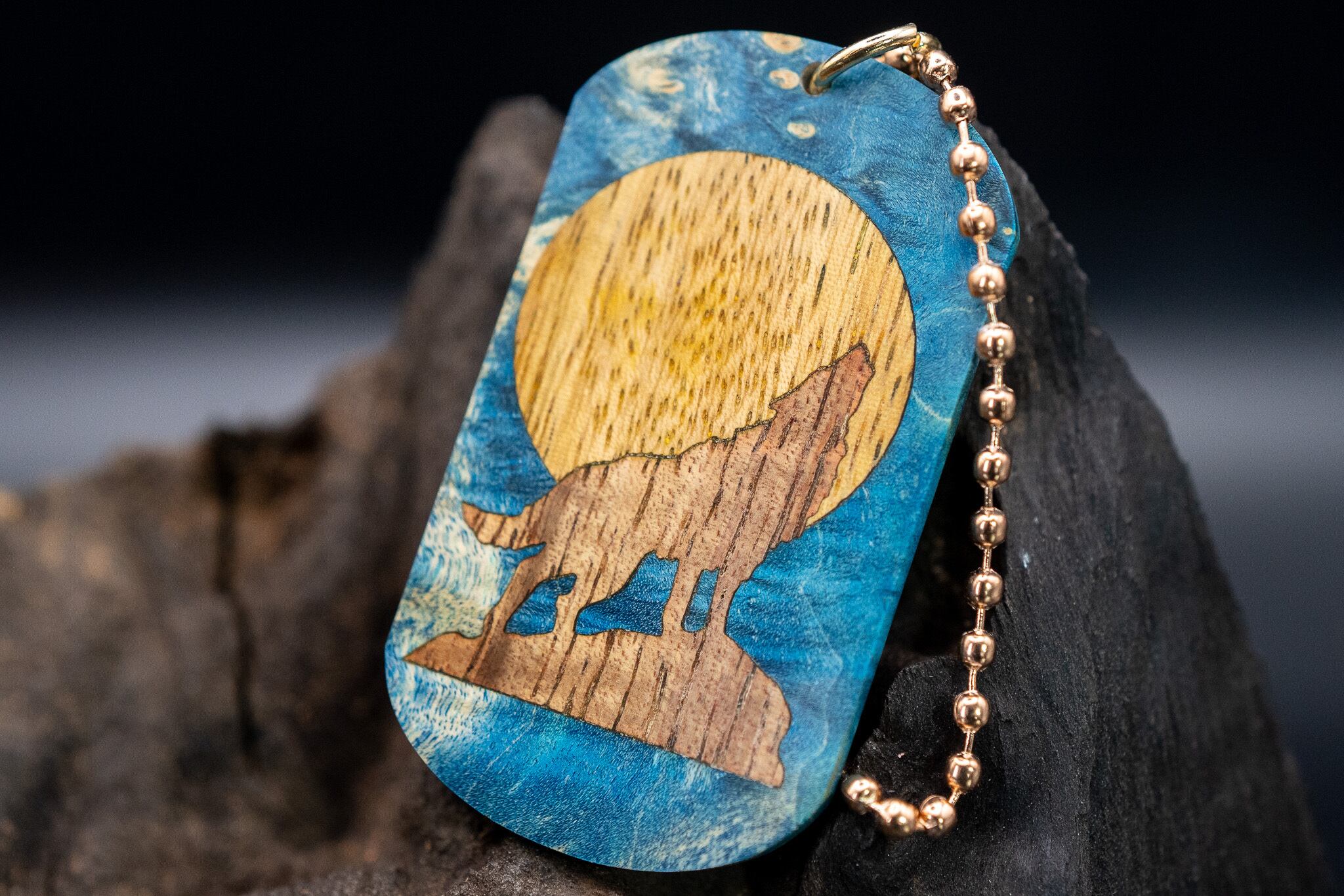 スタビライズウッド メープルバール ドッグタグ 象嵌 月と狼