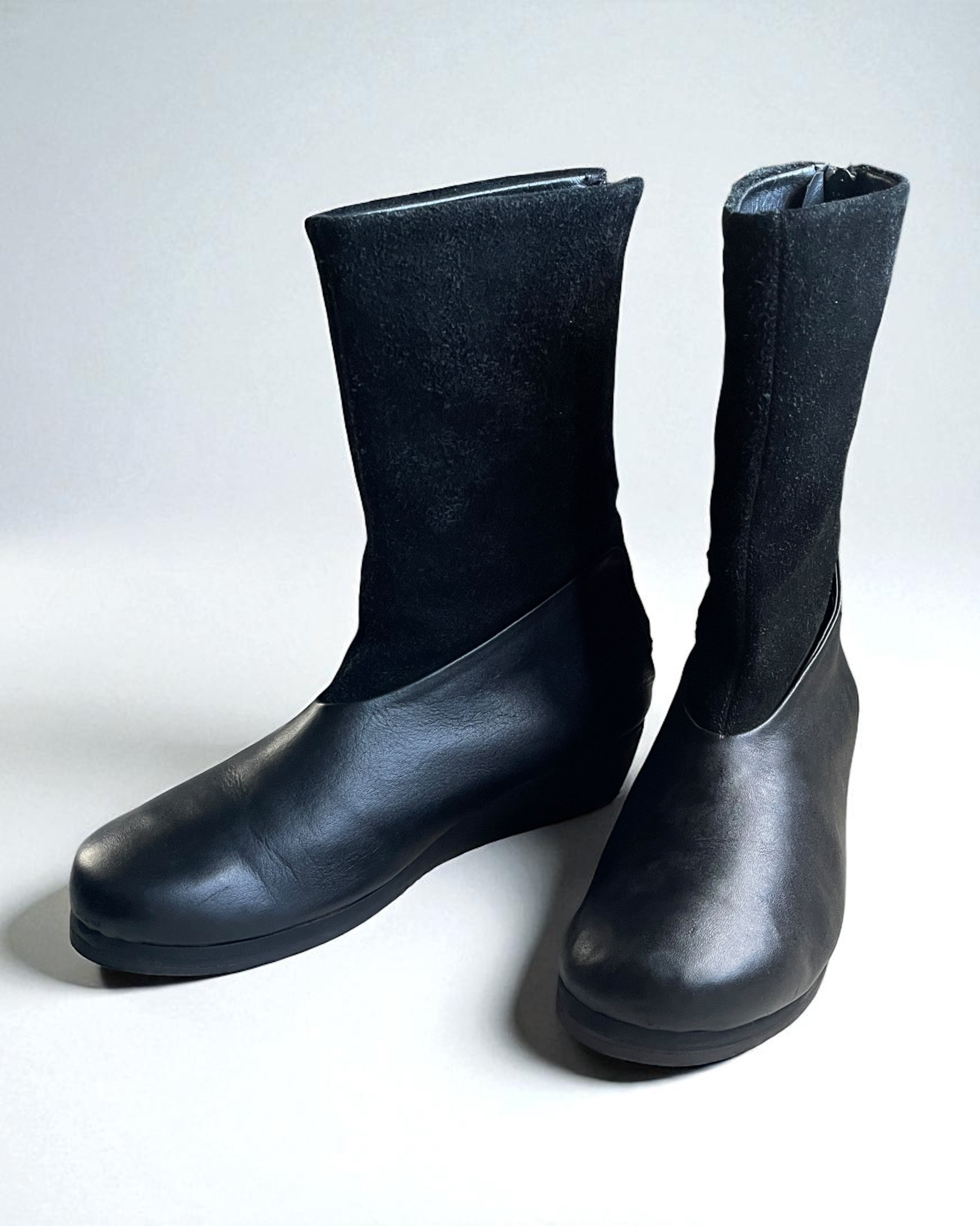 ISSEY MIYAKE - Leather × Suede Back Zip Boots