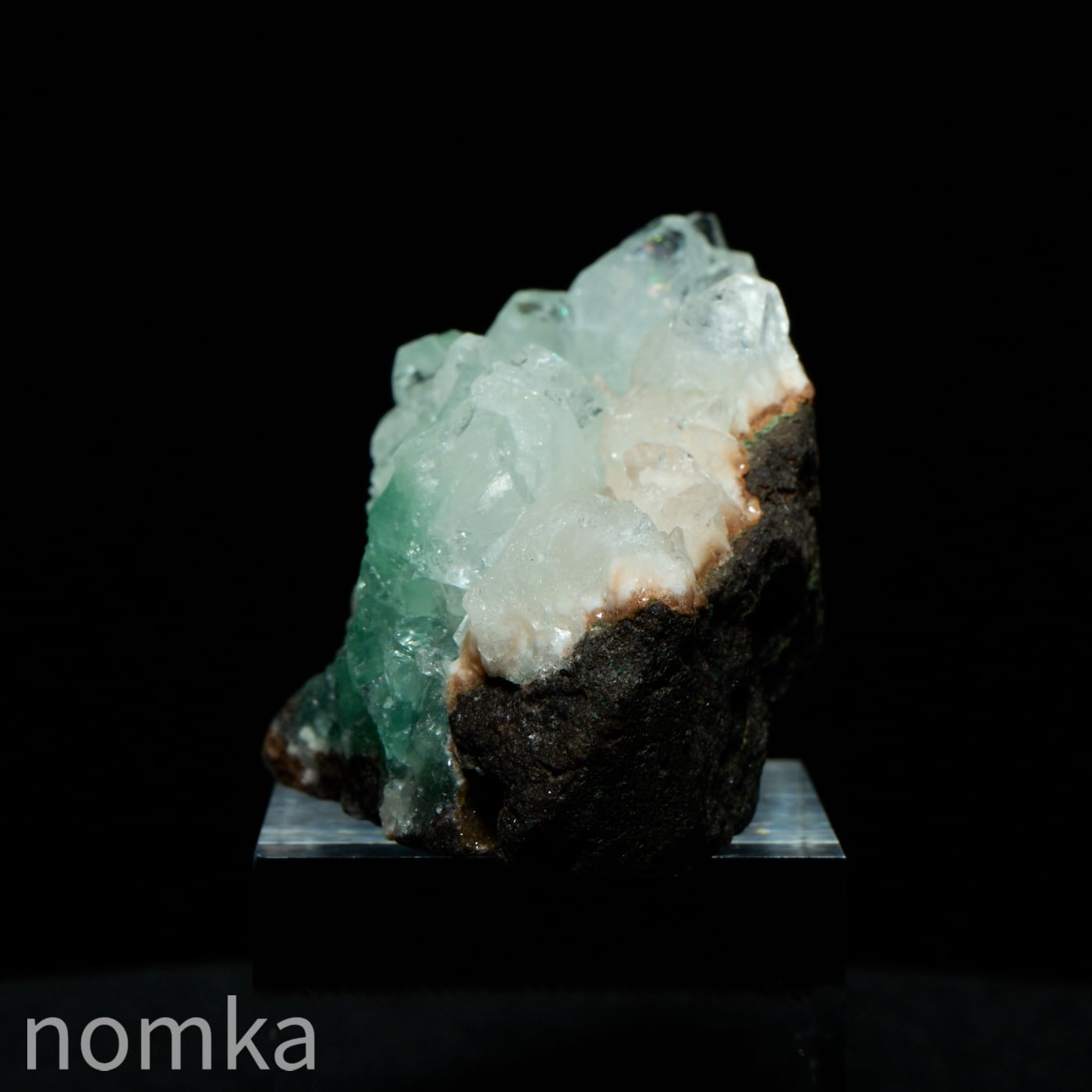 グリーンアポフィライト&ゼオライト(AA)原石(インド産)50.6g ngem-0034