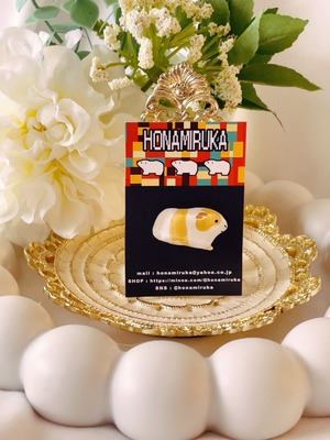 モルモットのピンバッチ（ベージュ）