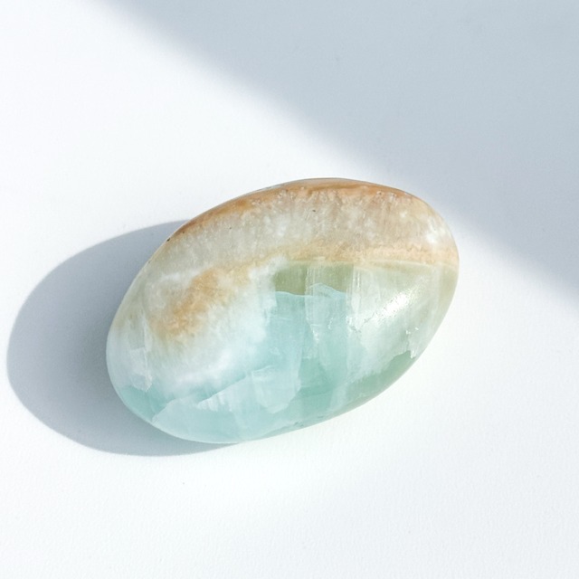 カリビアンブルーカルサイト パームストーン 82◇ Caribbian Blue Calcite ◇天然石・鉱物・パワーストーン・インテリア