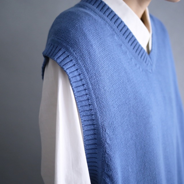 good blue coloring loose knit vest