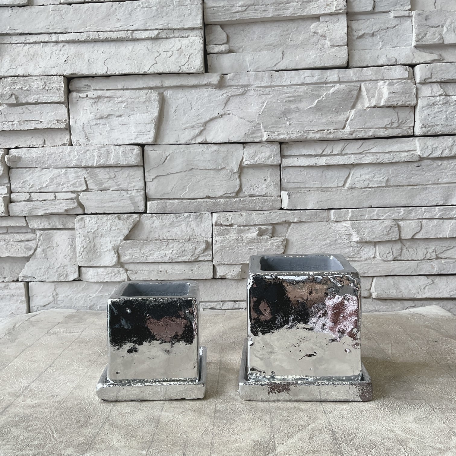 花子まん。軽石鉢 園芸ネット本店｜山野草鉢：さつま軽石鉢 Mサイズ（2.5号～3号苗用