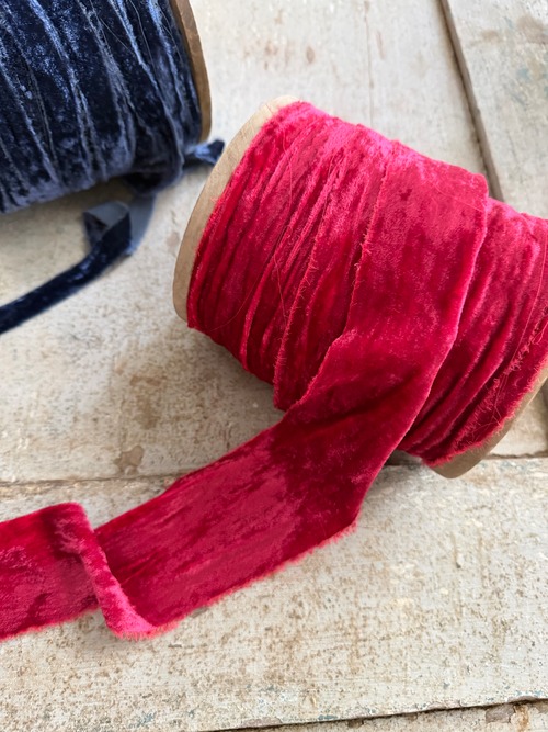 エストニアベロアリボン　レッド（6.５cm）