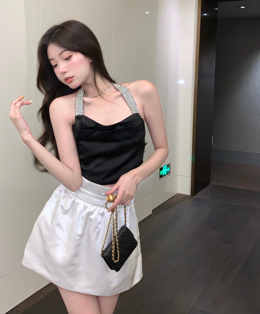 サマースタンダードブラックホルタートップス レトロ 夏物 ピュア ブラックストロベリース4373521776