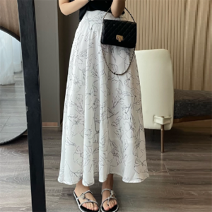 【送料無料】マキシスカート ロング 2色 花柄 カジュアル系 体型カバー ウェストゴム こなれ感 プチプライス 夏 30代 40代 レディースファッション 可愛い お出かけ 女子会 デイリーユース Aライン フレア ママ服 レトロデザイン