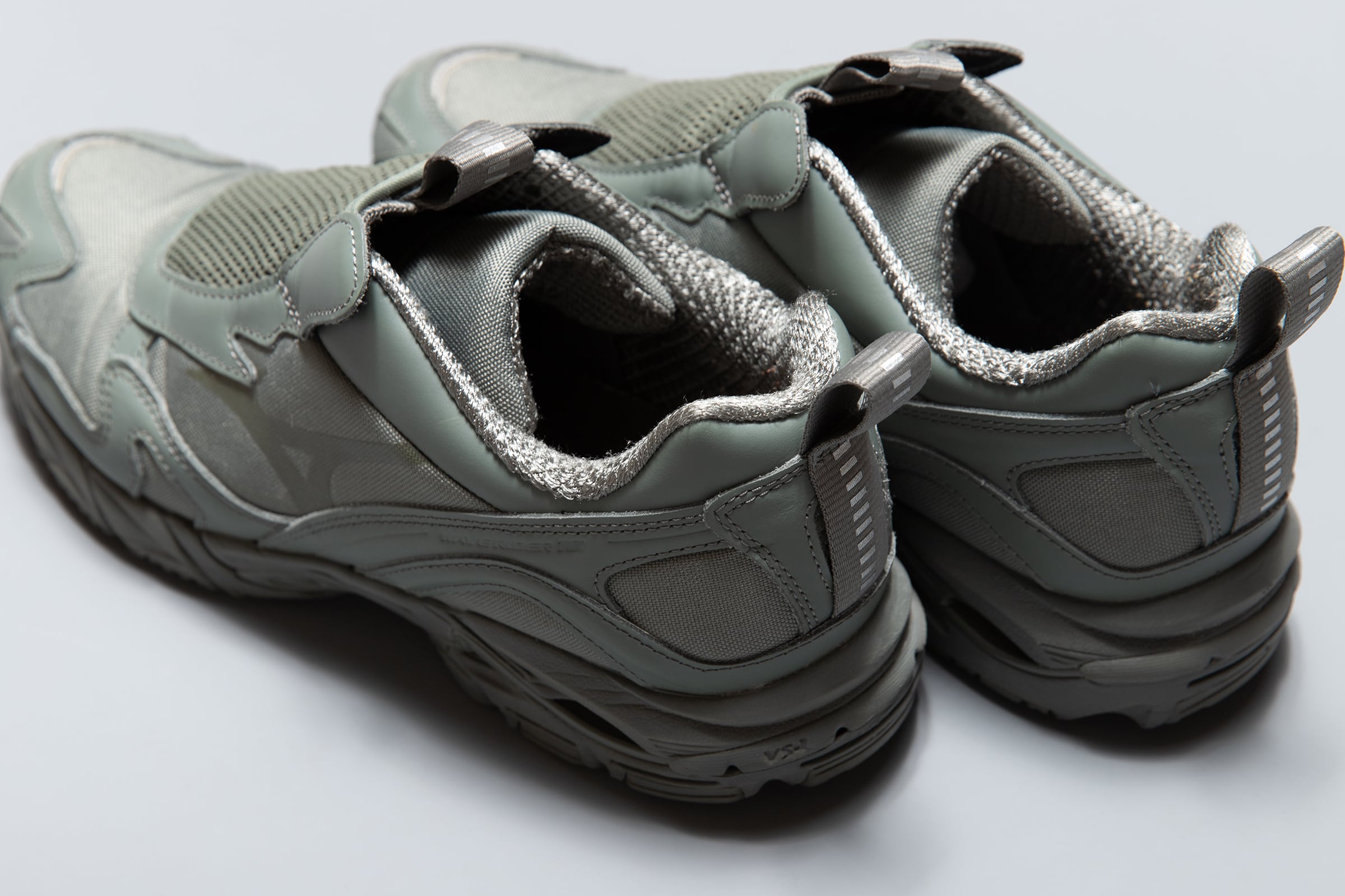 いずみ MIZUNO WAVE RIDER 10 SLIP-ON | PLAYGROUND | スニーカーショップ