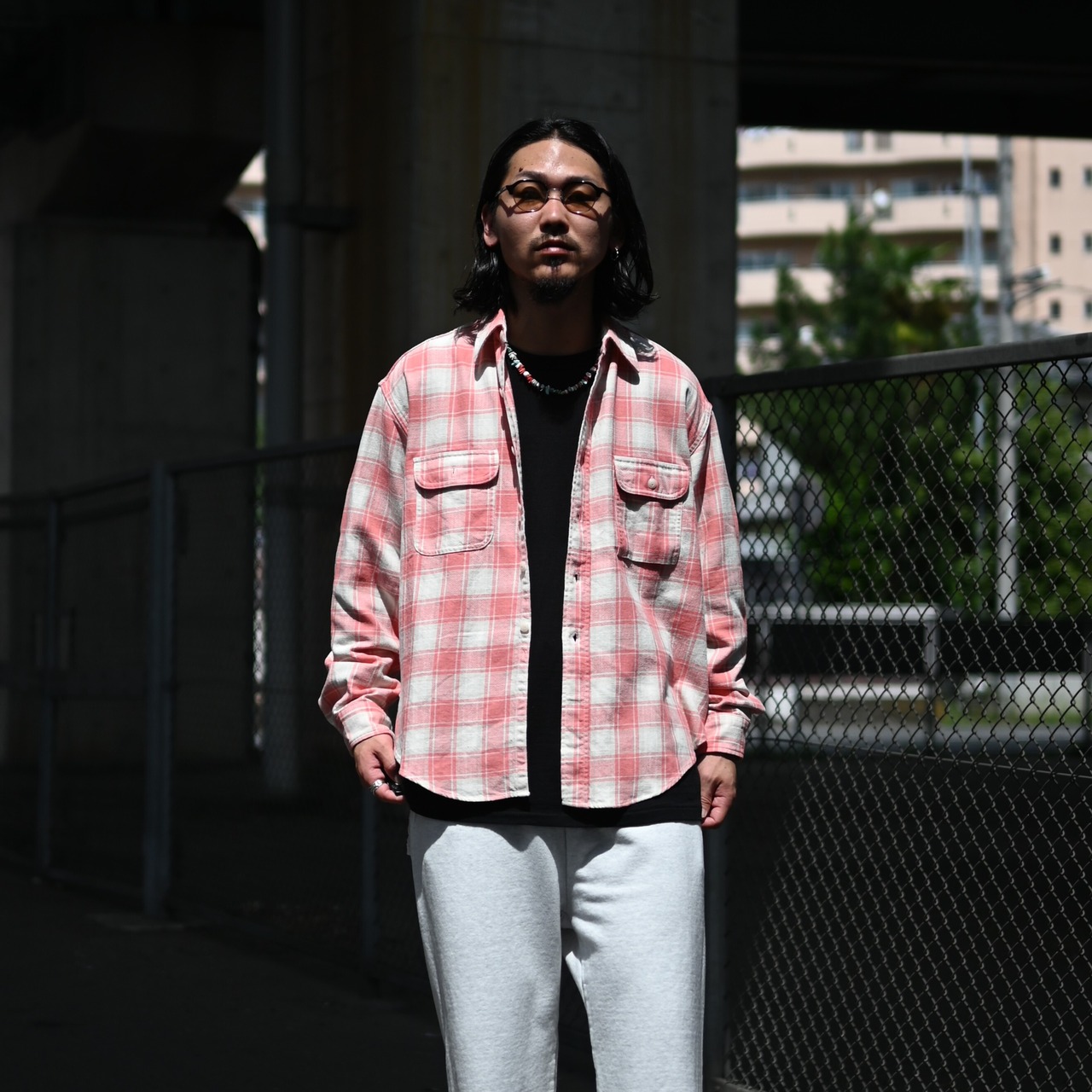 BOWWOW（バウワウ）26AW最新作、Cigarette Pocket（シガレットポケット）シャツと名作スウェットパンツコーディネート