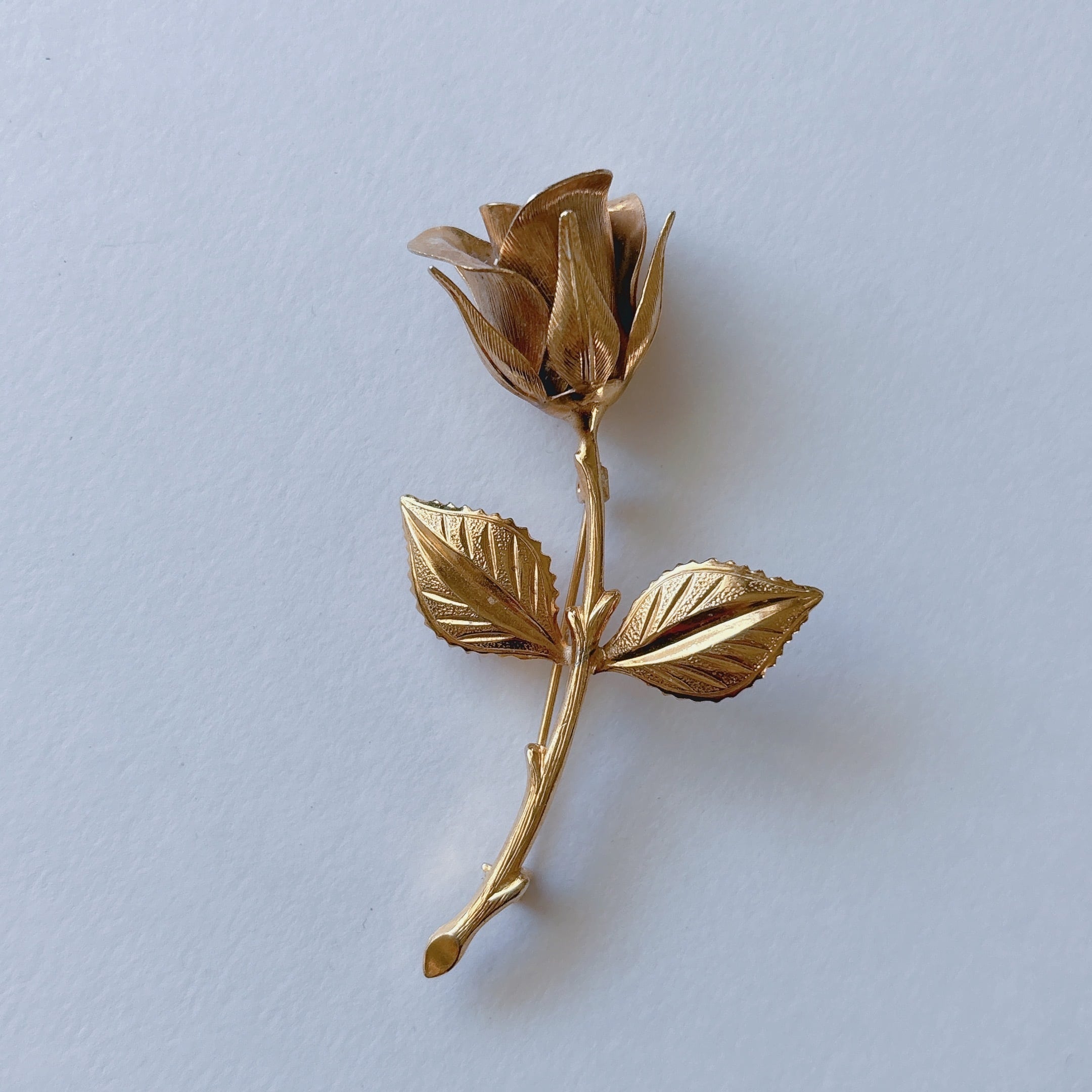 Vintage 70s gold tone purple green enamel flower pansy brooch