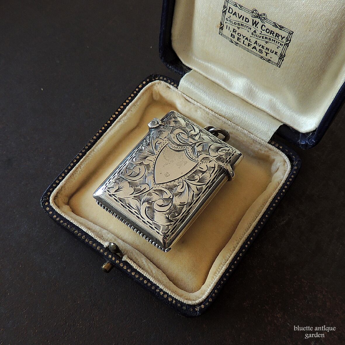 英国アンティーク スターリングシルバー ヴェスタケース【アカンサス