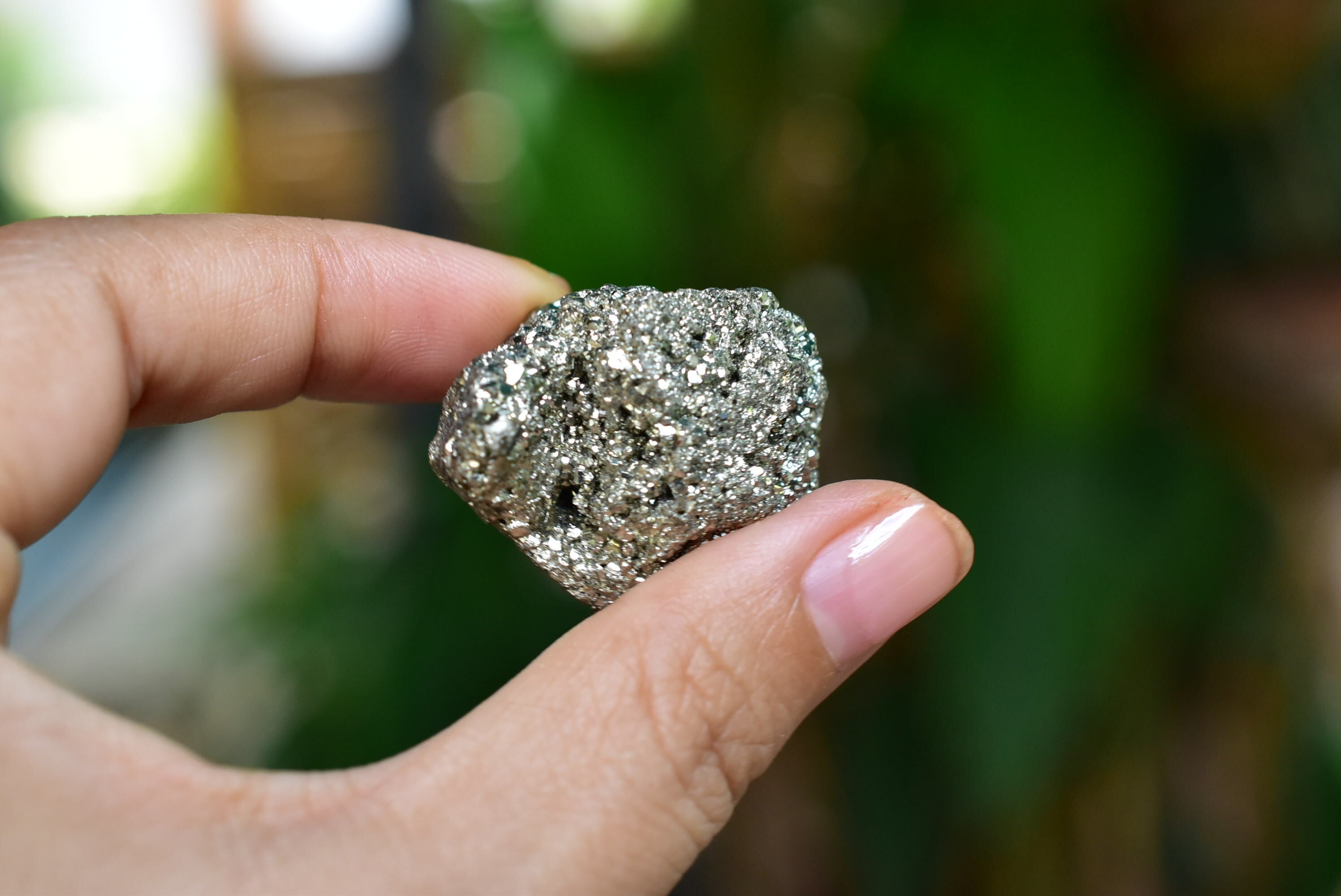 キラキラ結晶☆パイライト原石 pi001 | Funky garuda Stone