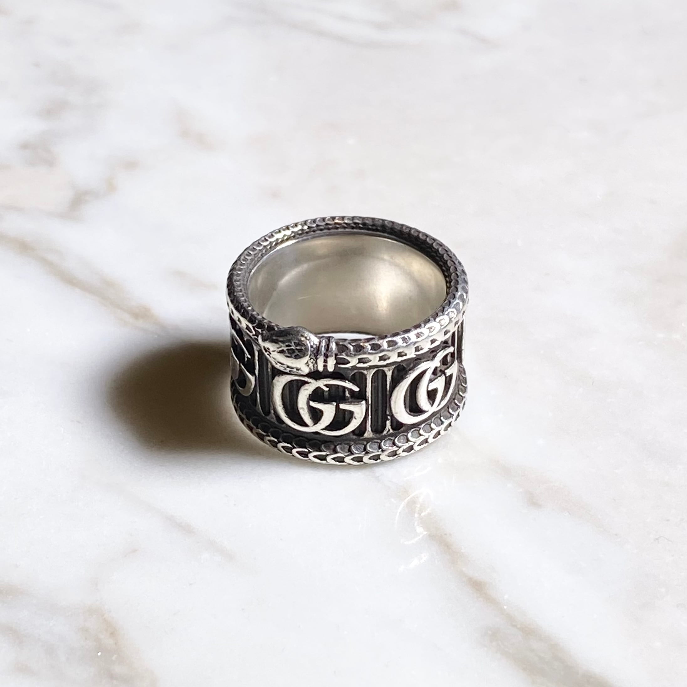 GUCCI silver snake band ring “GG marmont” | NOIR ONLINE