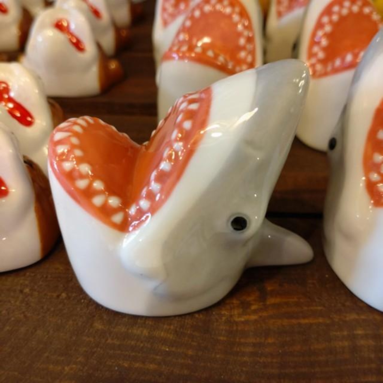 ジョーズ 箸置き サメ JAWS　インテリア　立体感　陶磁器　催事　イベント　キッチン　