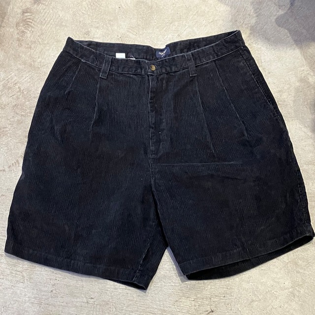 DOCKERS CORDS PLEATES SHORTS