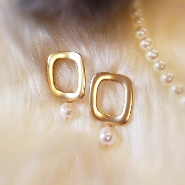 square gold pierce 【p018】