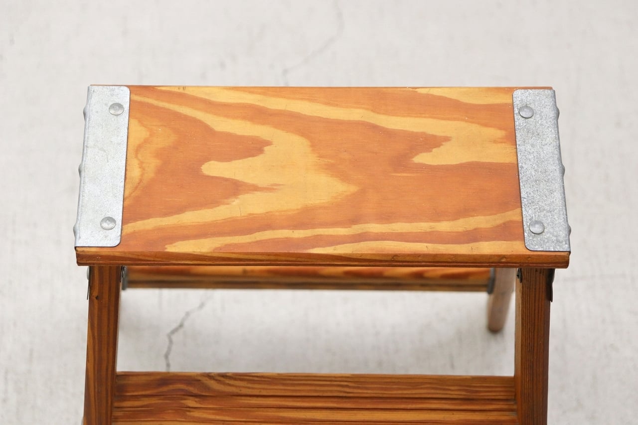 US アメリカ ヴィンテージ ステップ 脚立 花台 展示台 ガーデニング 棚 1fd87b78f679f6cf38299f4b115d3e