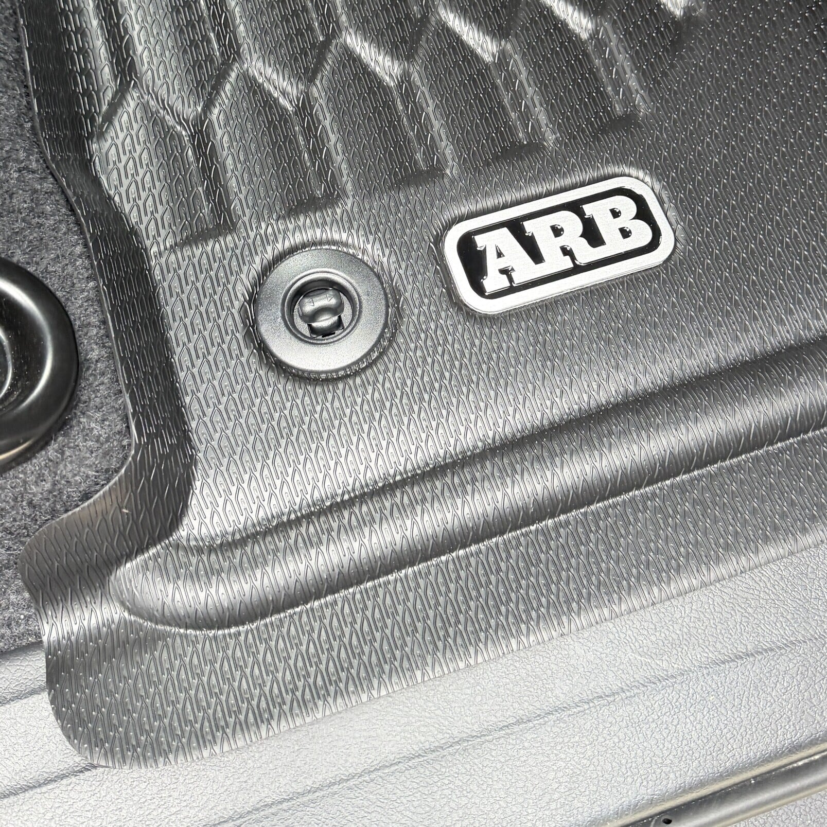 ARB 新型 ハイラックス GUN226 専用 ARBフロアマット | FD-camp 公式