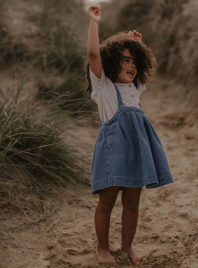 the simple folk / THE OVERSIZED DENIM PINAFORE | LITTLE LOULOU