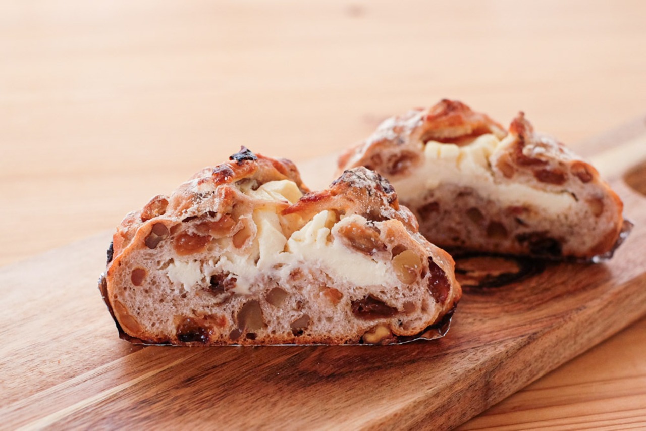 【冷凍発送】【ブレッド類が入ります】無添加生地で食べ応え抜群！内容はお任せのロスパン10〜12個詰め合わせセットMサイズ