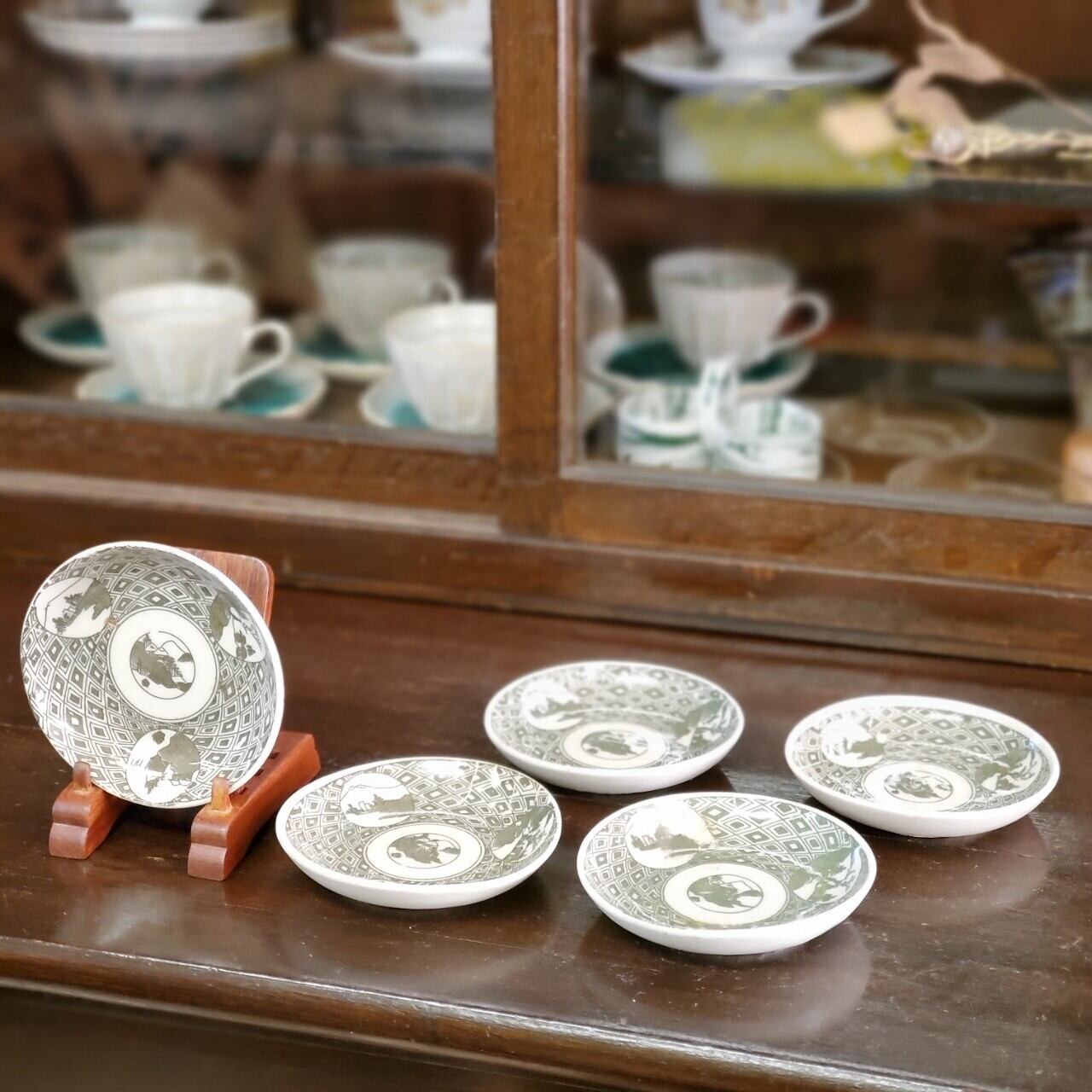 手塩皿 20人 玉山 染付け 骨董 骨董品 時代物 昭和 小皿 陶器 和食器 昭和初期 印判手塩皿 山小屋文様 5枚組 b | アンティーク雑貨