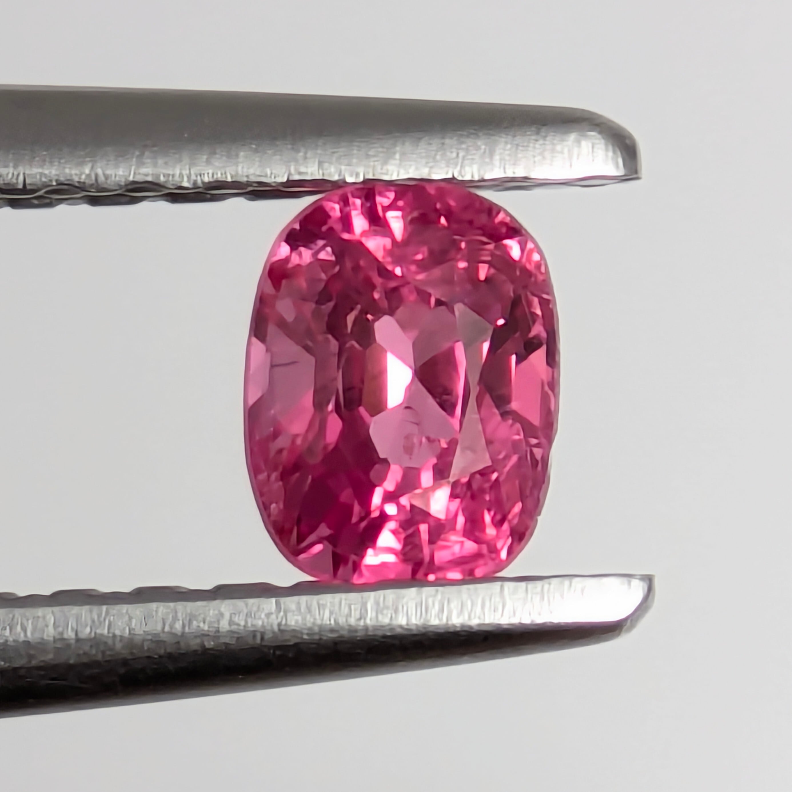 ピンクスピネルルース ミャンマー・モゴック産【0.32ct】PRO208441