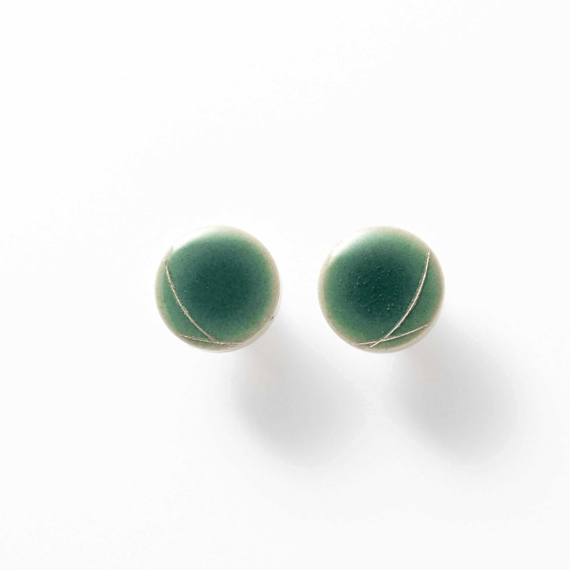 美濃焼陶器×彫刻【carve】月桂 ピアス / イヤリング｜青磁 | MIKELO