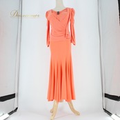 社交ダンス 衣装 スタンダード 上下セット ツーピース レッスンウェア パーティ衣装 シンプル オレンジ系 ICHIOKU イチオク ラインストーン 長袖 体型カバー フレアスカート ダンスウェア 女性用 ダンスレッスン スタイリッシュ おしゃれ 新作 着心地良い 伸縮性 ポリエステル ポリウレタン 上下セットアップ 別売り不可 ラインストーン付き 軽量 快適 オレンジカラー